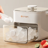 Portable silicone ice cube mold with snap-on lid