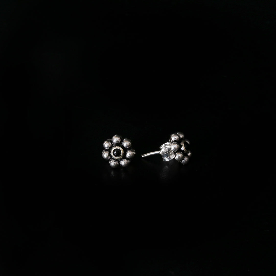 Black Kudi Studs-4