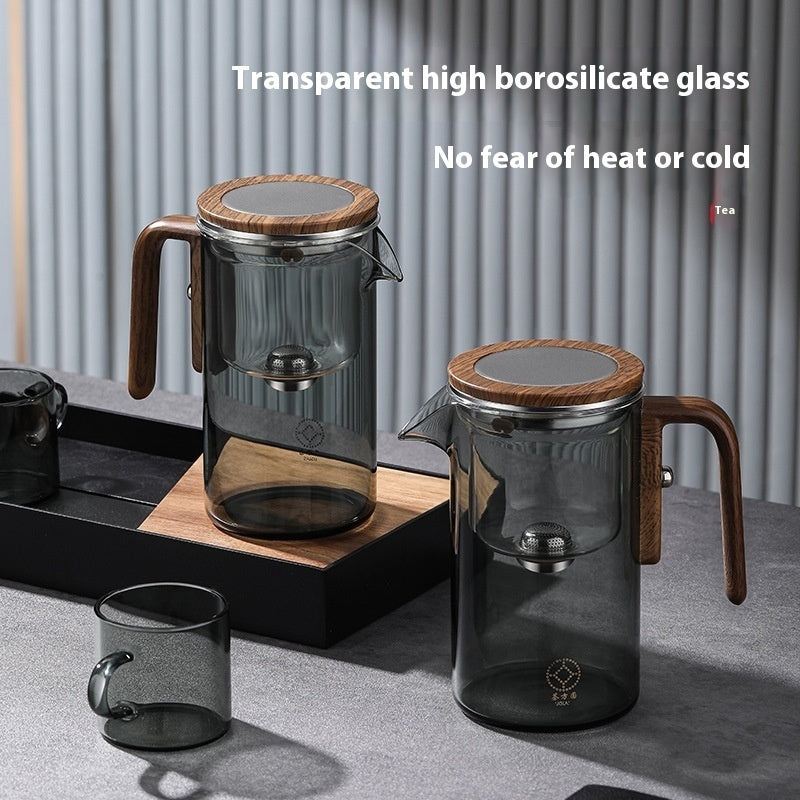 Borosilicate glass teapot with tea-water separation infuser on bamboo tray
