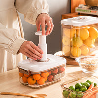 Transparent vacuum food storage container with pump lid