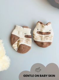 Comfortable cotton baby socks for newborns and infants, featuring non-slip design for safety. Soft, breathable baby booties ideal for everyday wear.