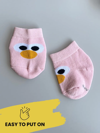 High-quality cotton baby socks for newborns and toddlers, featuring a non-slip grip and breathable material for ultimate comfort and safety.