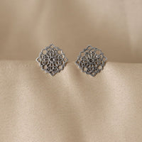 Cutwork Pattern Earrings-2