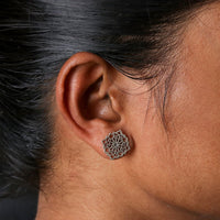 Cutwork Pattern Earrings-4
