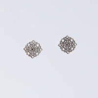 Cutwork Pattern Earrings-0