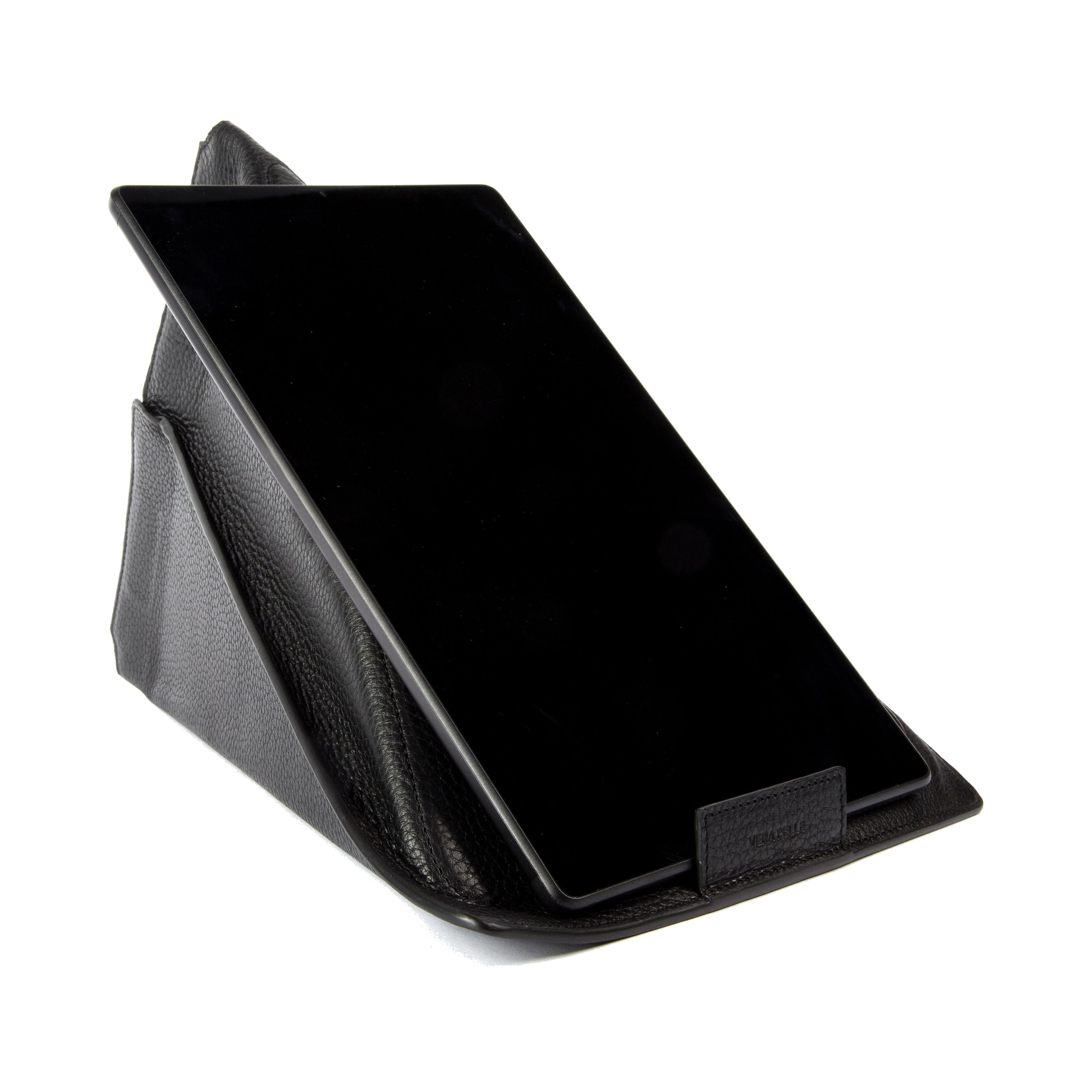K0031AB | Genuine Leather, full grain, dollar grain Modular Tablet Case/Support. Black color. Closure with magnets. Dimensions: 22 x 31 cm. Packaging: Tnt bag.