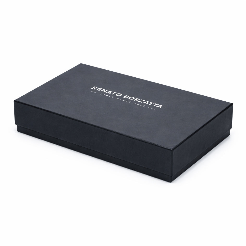 RB1081GAQ | Women's zip-up wallet made in Italy in genuine grained leather. Taupe color. Dimensions: 20 x 10 x 2.5 cm.
