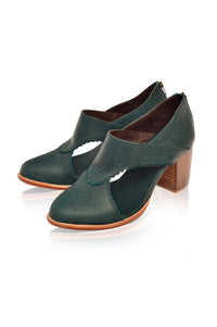 Rain Kiss Leather Heel Booties (Sz. 6)