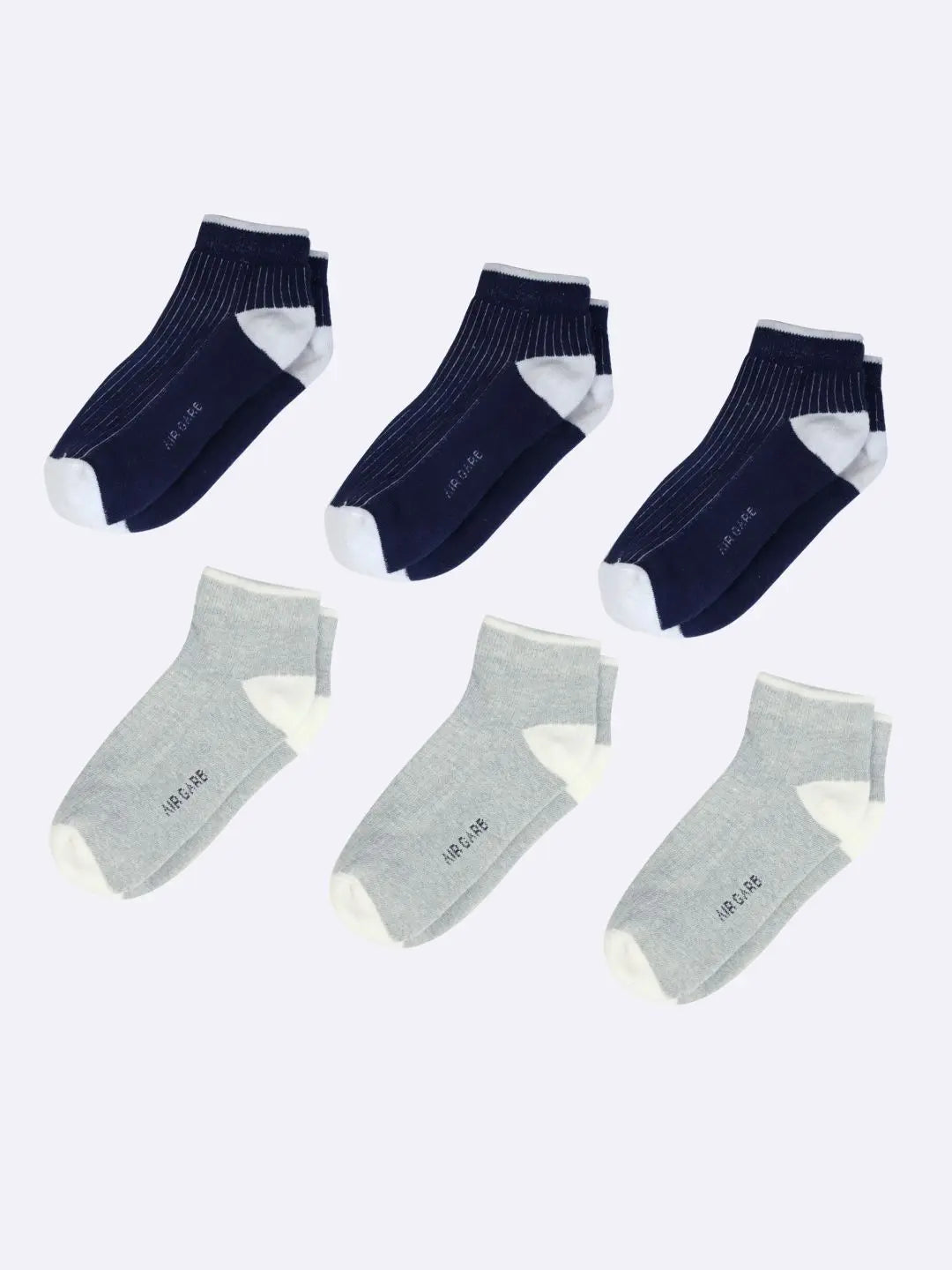 Ribbed low ankle socks offering a comfortable