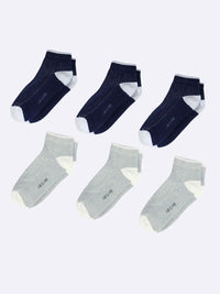 Ribbed low ankle socks offering a comfortable