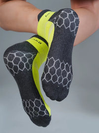 Breathable moisture-wicking sports socks with sweat bands top quality 3